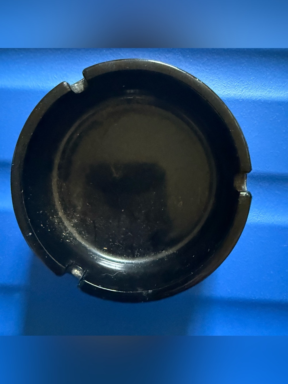 Classic Black Round Ashtray - Glossy Finish